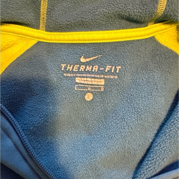Nike Therma-Fit Hoodie (Large - Used - Good Condition) 💚 - Picture 4 of 4